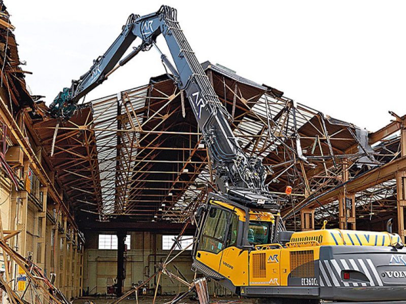 Ömrünü Tamamlamış Fabrika SökümüYıkımı 1